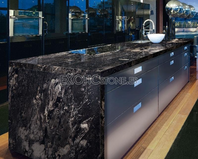 Isla de Cocina en Negro Titanium en Valencia