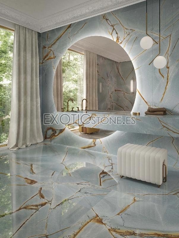 Baño Amplio y Elegante con la Cuarcita Blue Roma