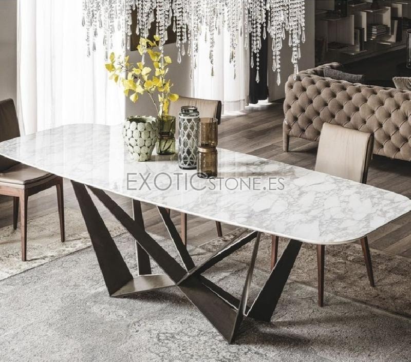 Mesa de comedor en Mármol Blanco y Patas de Diseño Industrial