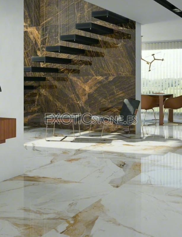 Impresionante y Exclusivo Suelo de Calacatta Gold y Mural de Escalera en Mármol muy Veteado