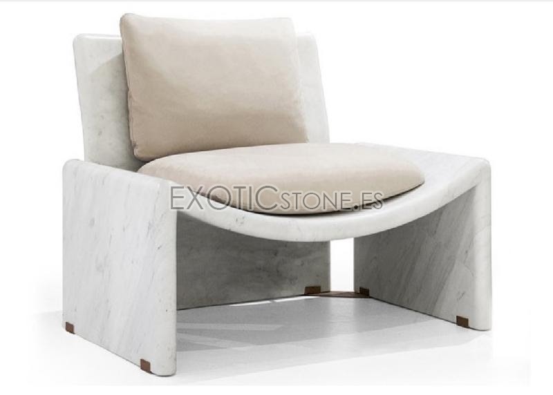 Asiento Bajo de Diseño Elegante Convexo en Mármol Blanco Carrara