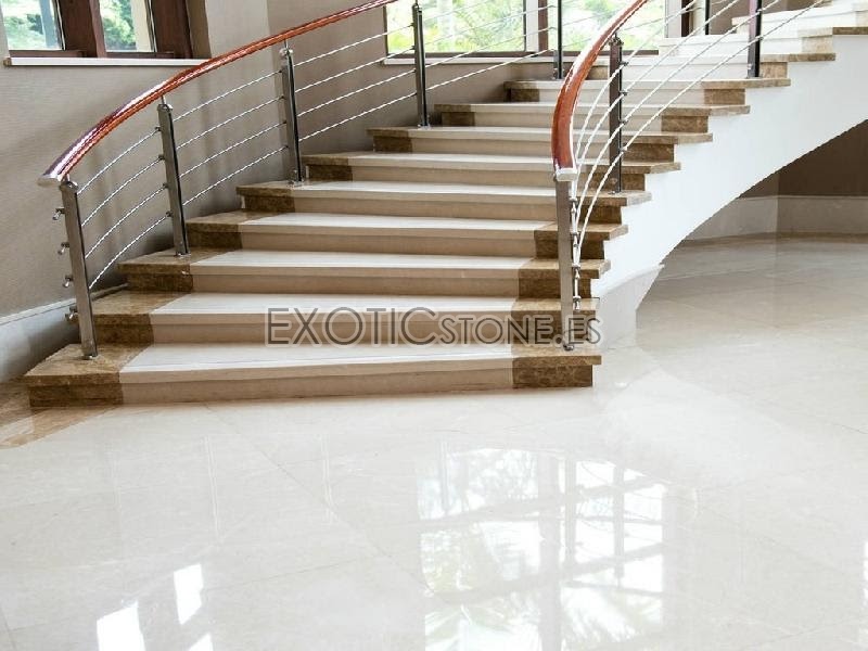 Suelo y Escalera en Blanco Vietnam