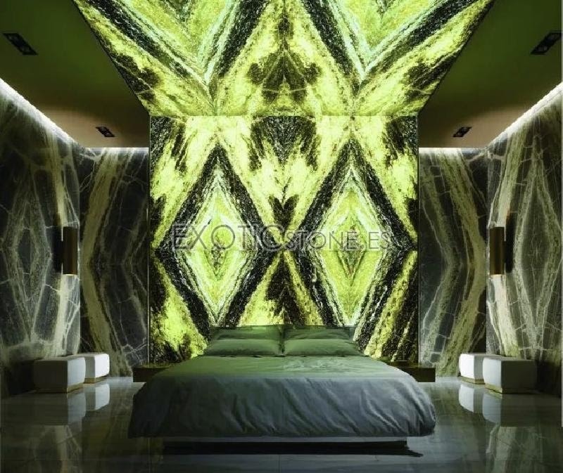 Dormitorio con Mural en Mármol Retroiluminado Irish Green