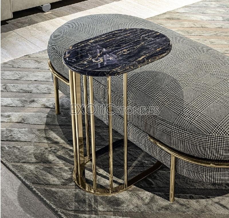 Mesa de Centro Ovalada en MÃ¡rmol Portoro con Patas Doradas: Elegancia Excepcional de Exotic Stone