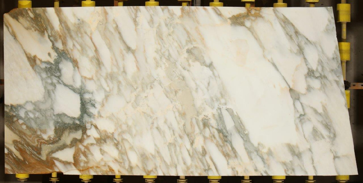 Mesa de centro Calobra de mármol calacatta oro